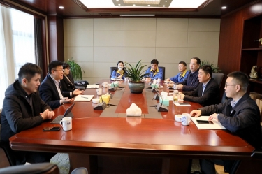 平湖市委常委、副市長戴振一行蒞臨景興紙業調研指導